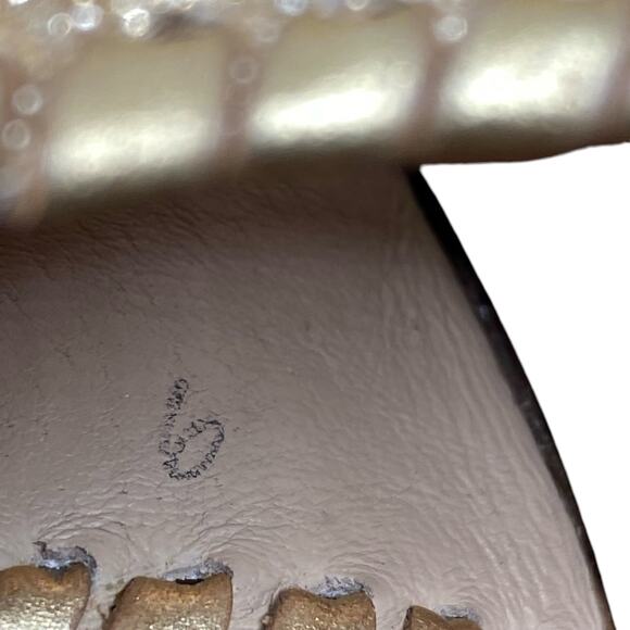 Jack Roger’s Women’s Gold Slip On Thong Sandals Size US 6 - Picture 11 of 11